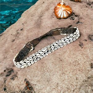 COWRIE SHELLS & LEATHER Vintage Brown Belt One Size 44" length Collectors